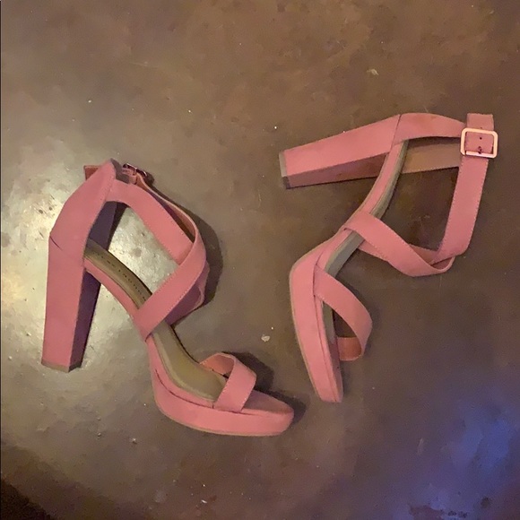 Chinese Laundry Shoes - 3/$30 ✨ Platform sandal